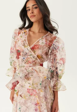 Ida Sjöstedt Juhlapyserot|Kukkakuosiset Topit*Beth Blouse