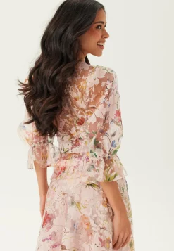 Ida Sjöstedt Juhlapyserot|Kukkakuosiset Topit*Beth Blouse