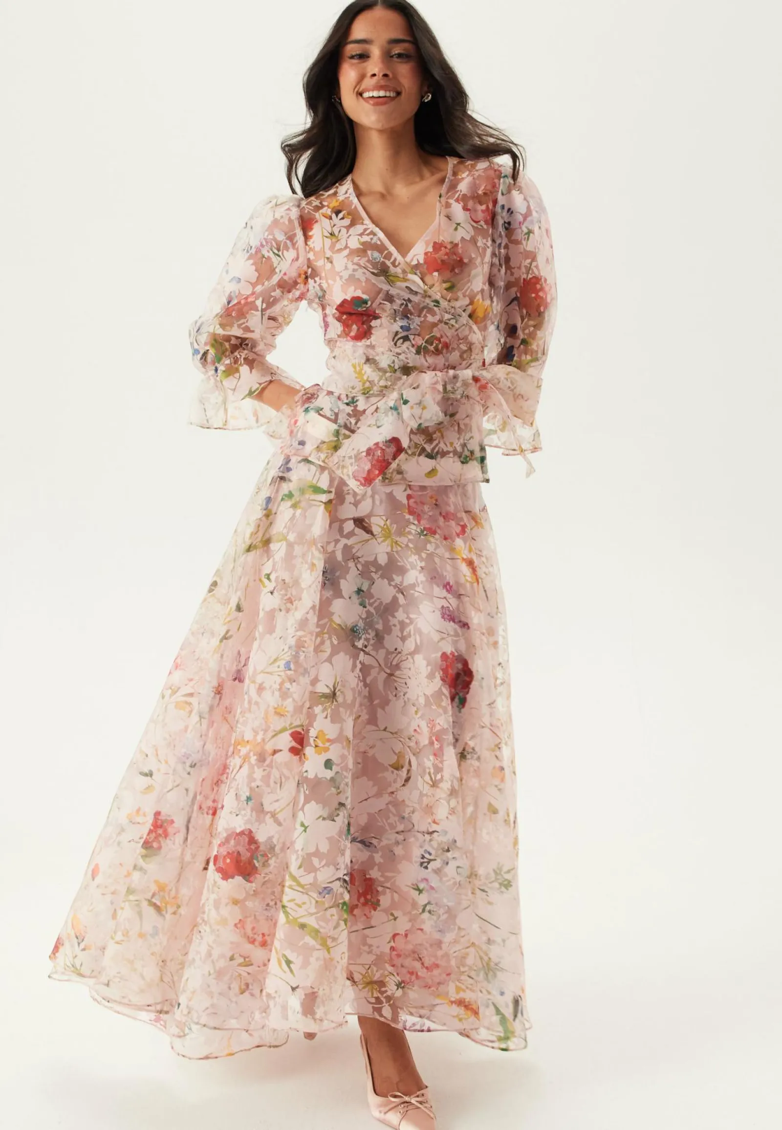 Ida Sjöstedt Juhlapyserot|Kukkakuosiset Topit*Beth Blouse