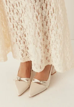 Bianco Avokkaat Avokantakaremillä|Korkokengät*Biamaralyn Buckle Slingback Satin