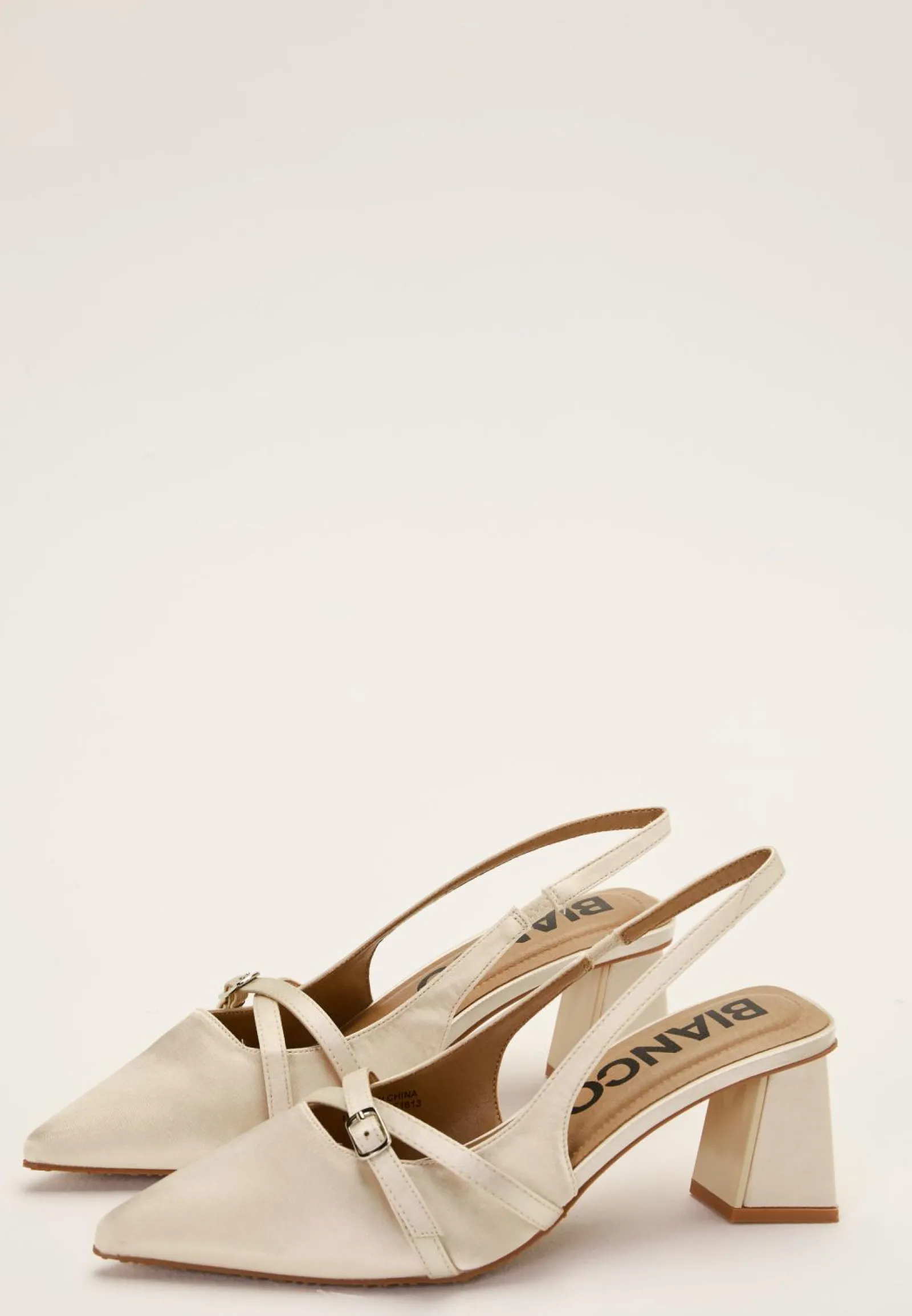 Bianco Avokkaat Avokantakaremillä|Korkokengät*Biamaralyn Buckle Slingback Satin