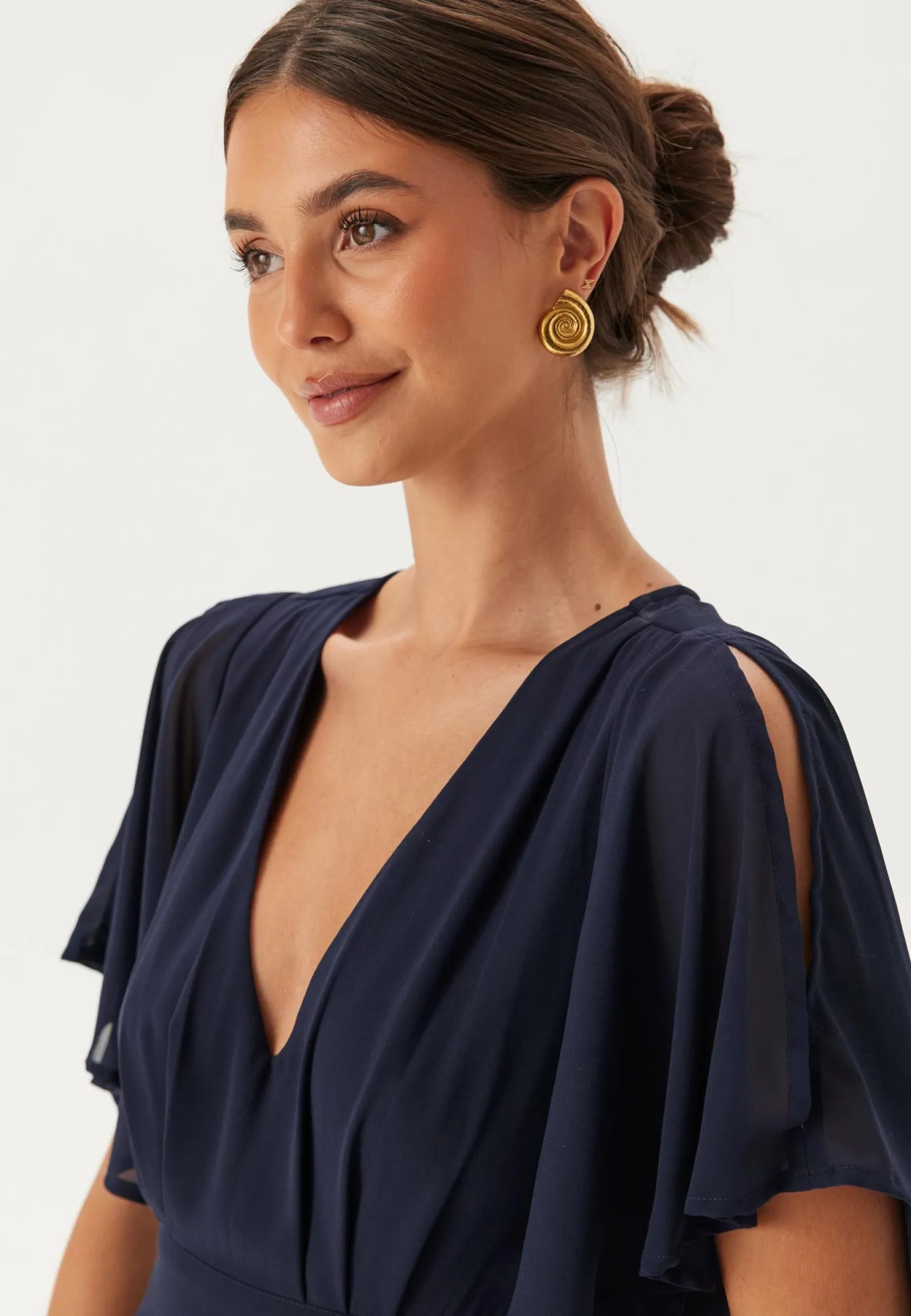 Bubbleroom Occasion Morsiusneitomekot|Vanhojentanssimekot*Butterfly Sleeve Chiffon Gown