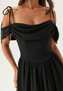 Bubbleroom Occasion Uudenvuoden Mekot|Iltapuvut*Draped Off Shoulder Corset Midi Dress