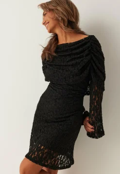 BUBBLEROOM Uudenvuoden Mekot|Joulumekot*Drapy Lace Dress