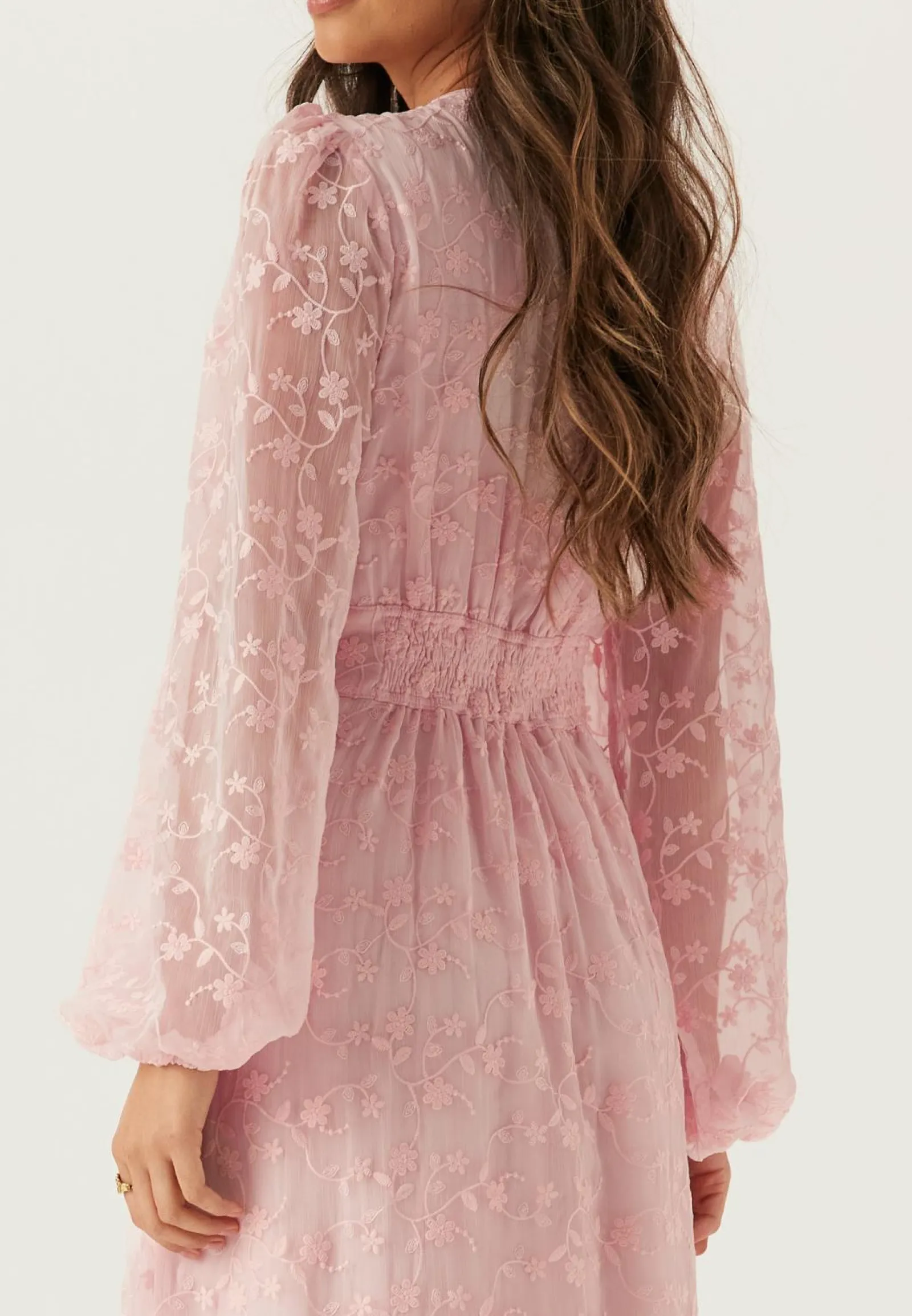 Bubbleroom Occasion Juhlamekot|Kesämekot*Embroidered Midi Dress