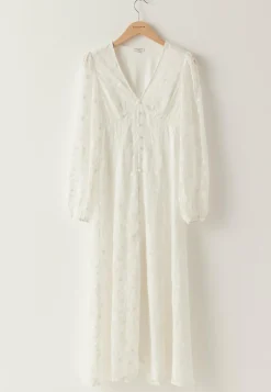 Bubbleroom Occasion Juhlamekot|Pitkähihaiset Mekot*Embroidered Midi Dress