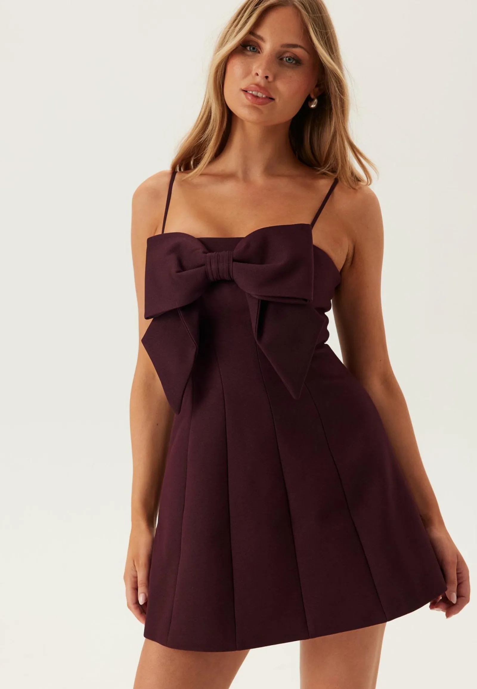 FOREVER NEW Joulumekot|Minimekot*Hayley Bow Front Mini