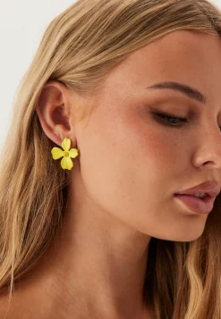 BY JOLIMA Korvakorut*Lilly Flower Earring