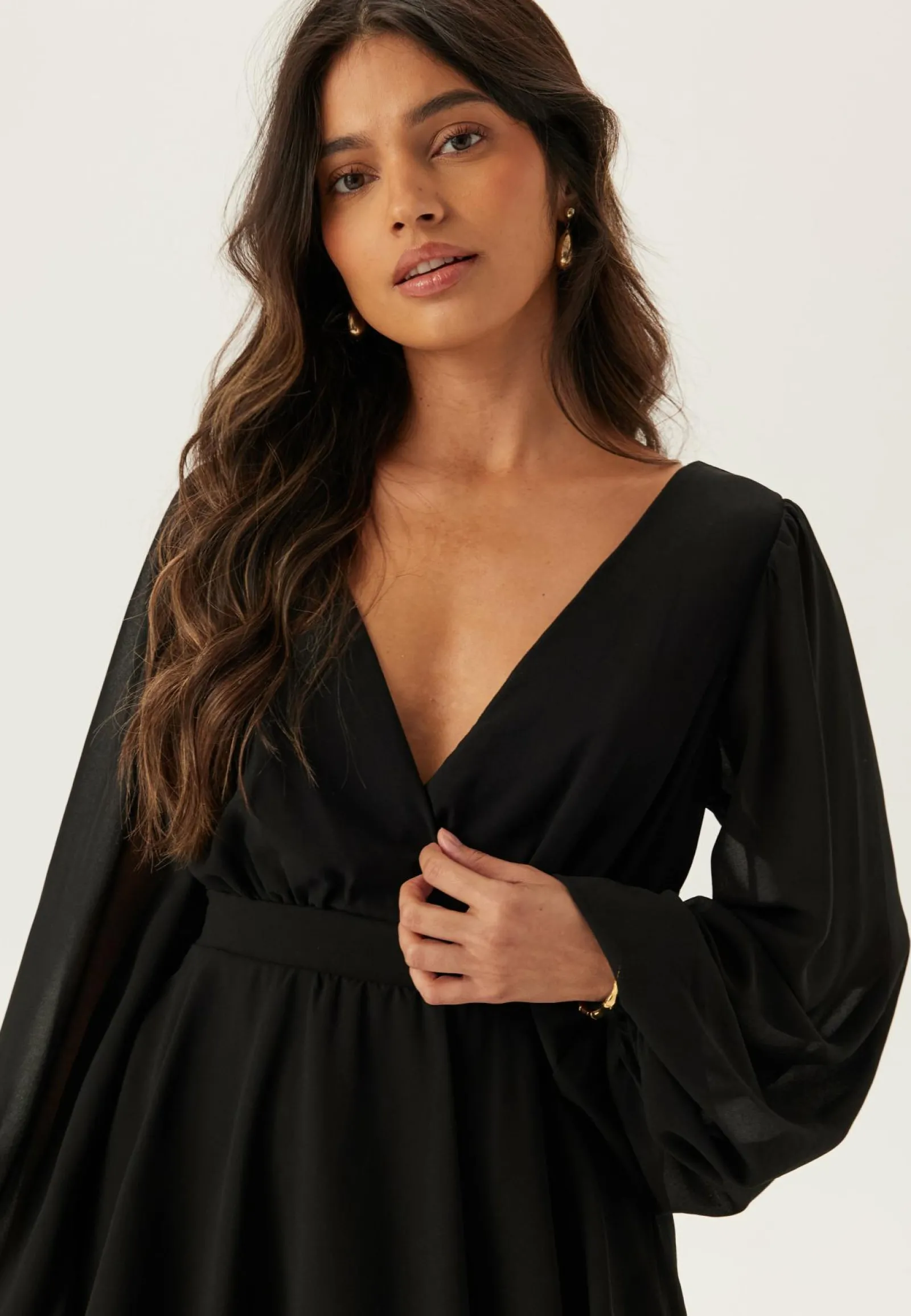 Goddiva Juhlamekot|Pitkähihaiset Mekot*Long Sleeve Tiered Midi Dress