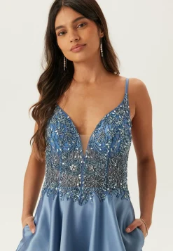 Christian Koehlert Morsiusneitomekot|Vanhojentanssimekot*Mikado Evening Dress