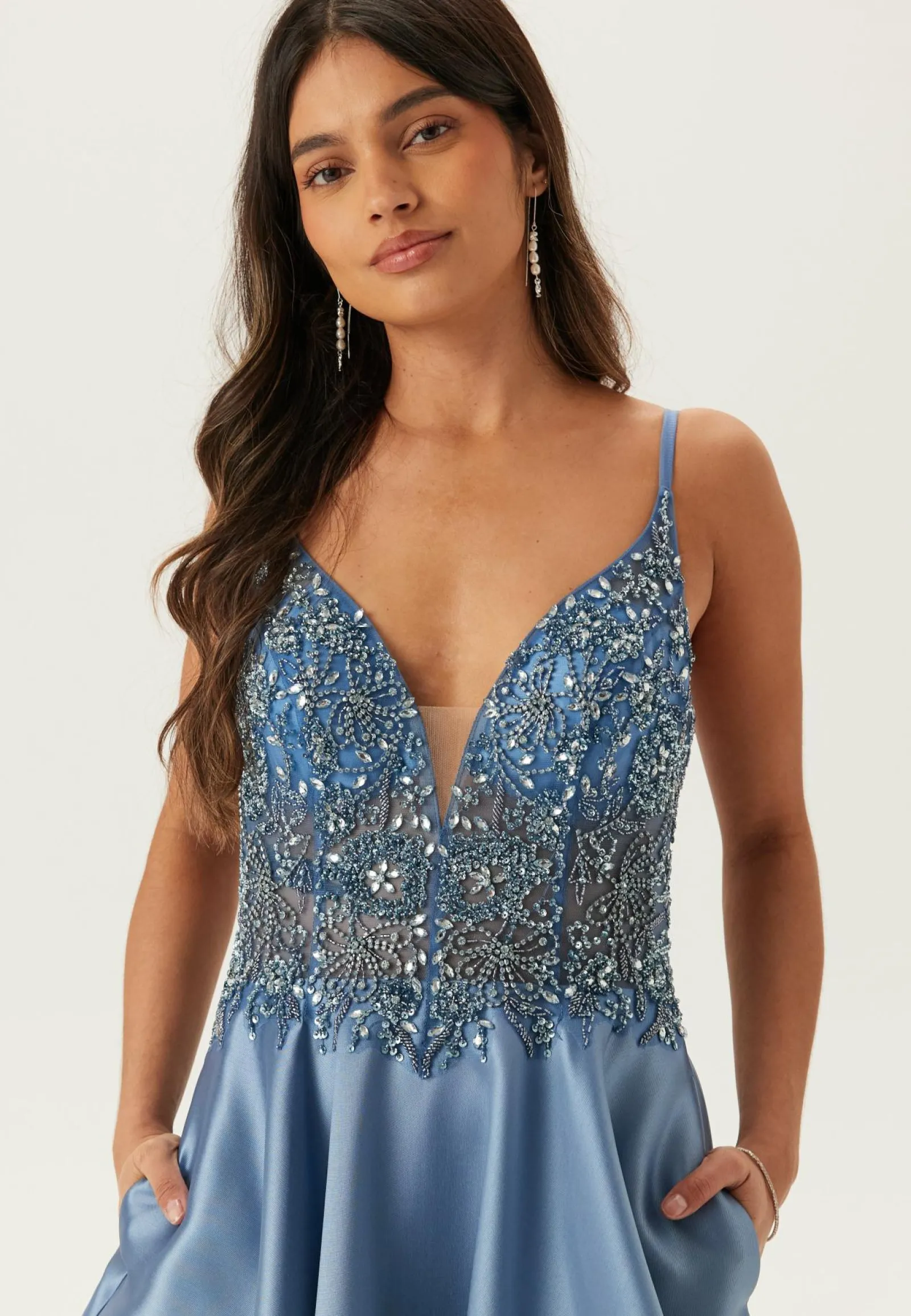 Christian Koehlert Morsiusneitomekot|Vanhojentanssimekot*Mikado Evening Dress