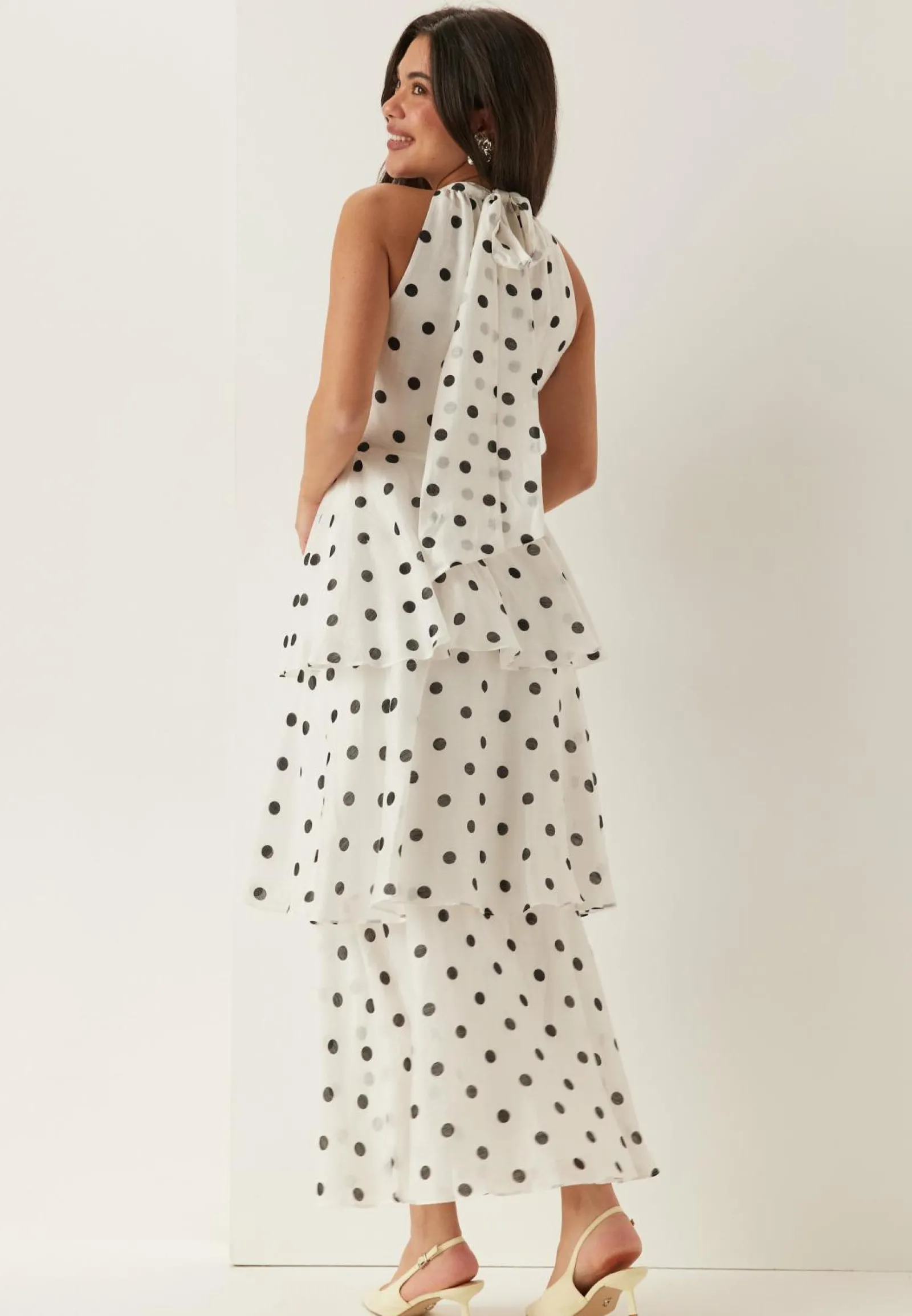 FOREVER NEW Juhlamekot|Pilkulliset Mekot*Monroe Tier Halter Midi Dress