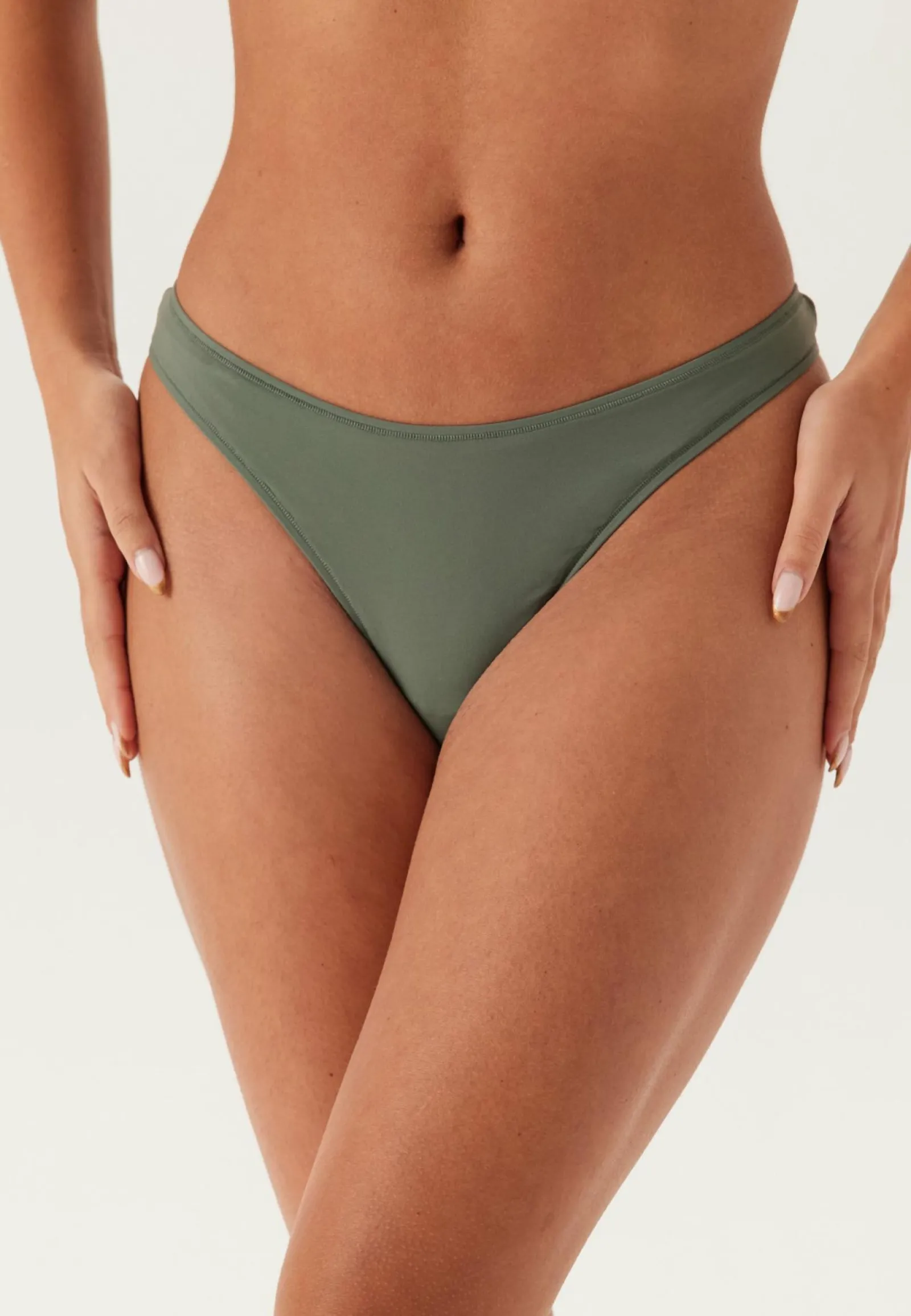 DORINA Alushousut*Noa Thong