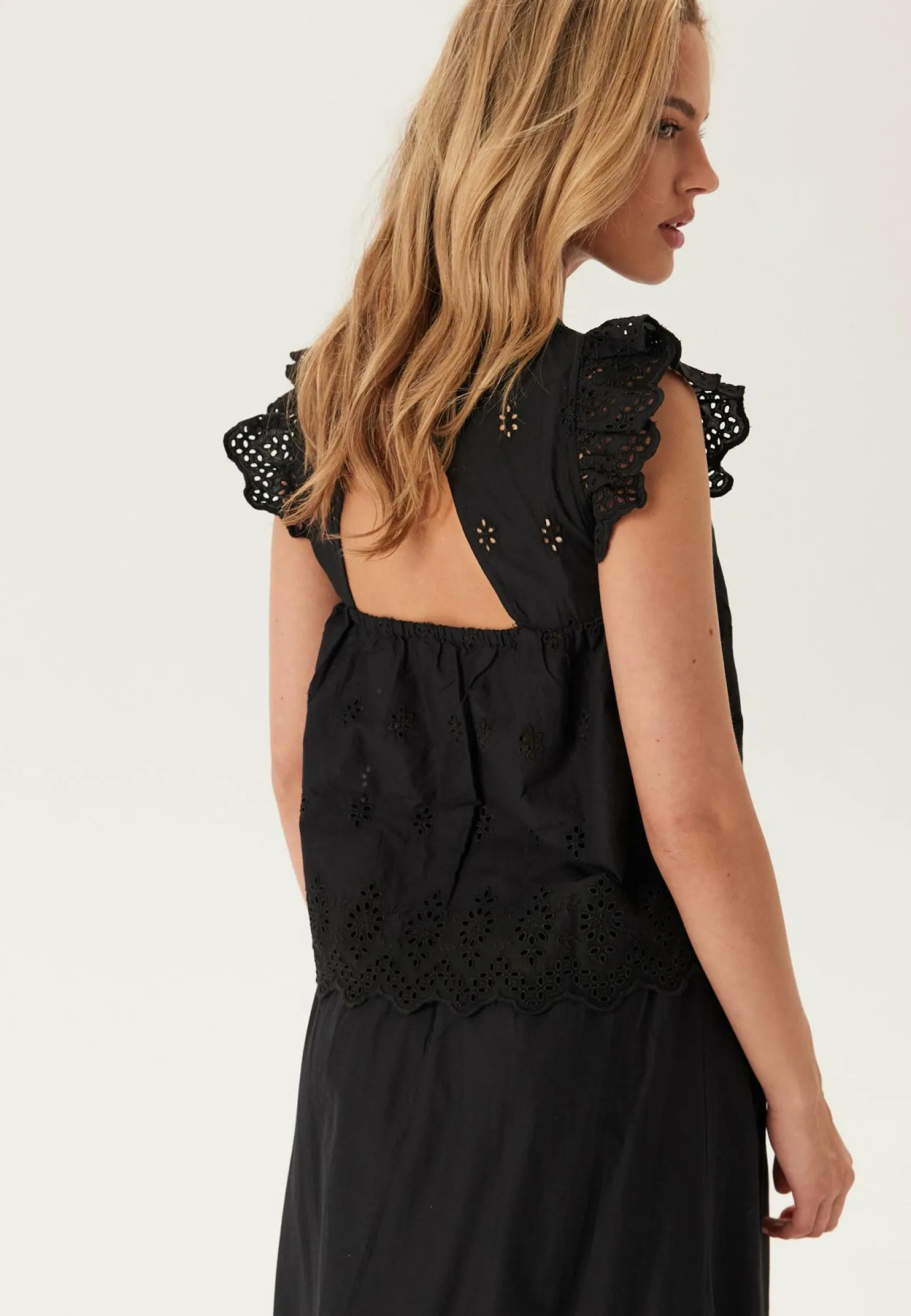 ONLY Pitsitopit*Onllou Life Emb S/S Open Back Top