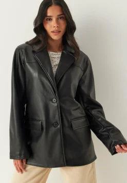 BUBBLEROOM Ylisuurikokoiset Bleiserit|Rennot Bleiserit*PU Blazer Jacket