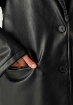 BUBBLEROOM Ylisuurikokoiset Bleiserit|Rennot Bleiserit*PU Blazer Jacket