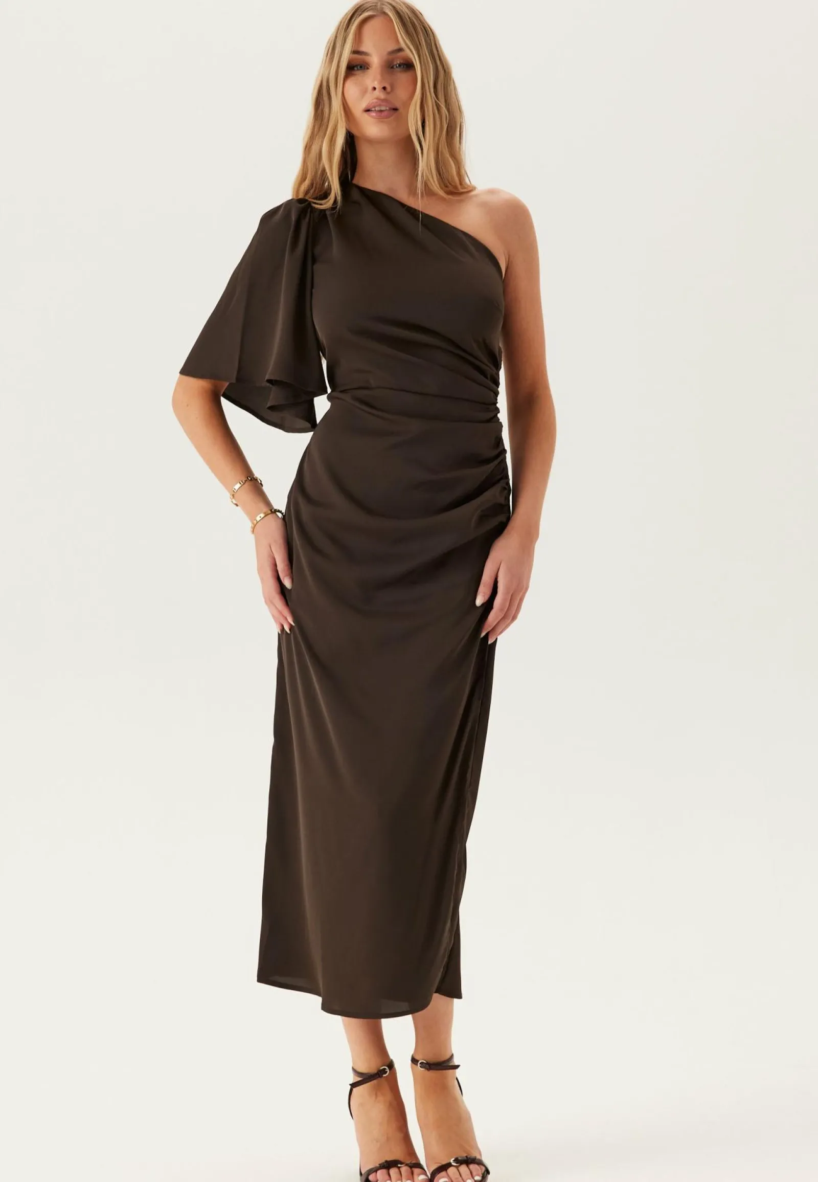 Bubbleroom Occasion Morsiusneitomekot|Juhlamekot*Ruched One Shoulder Midi Dress