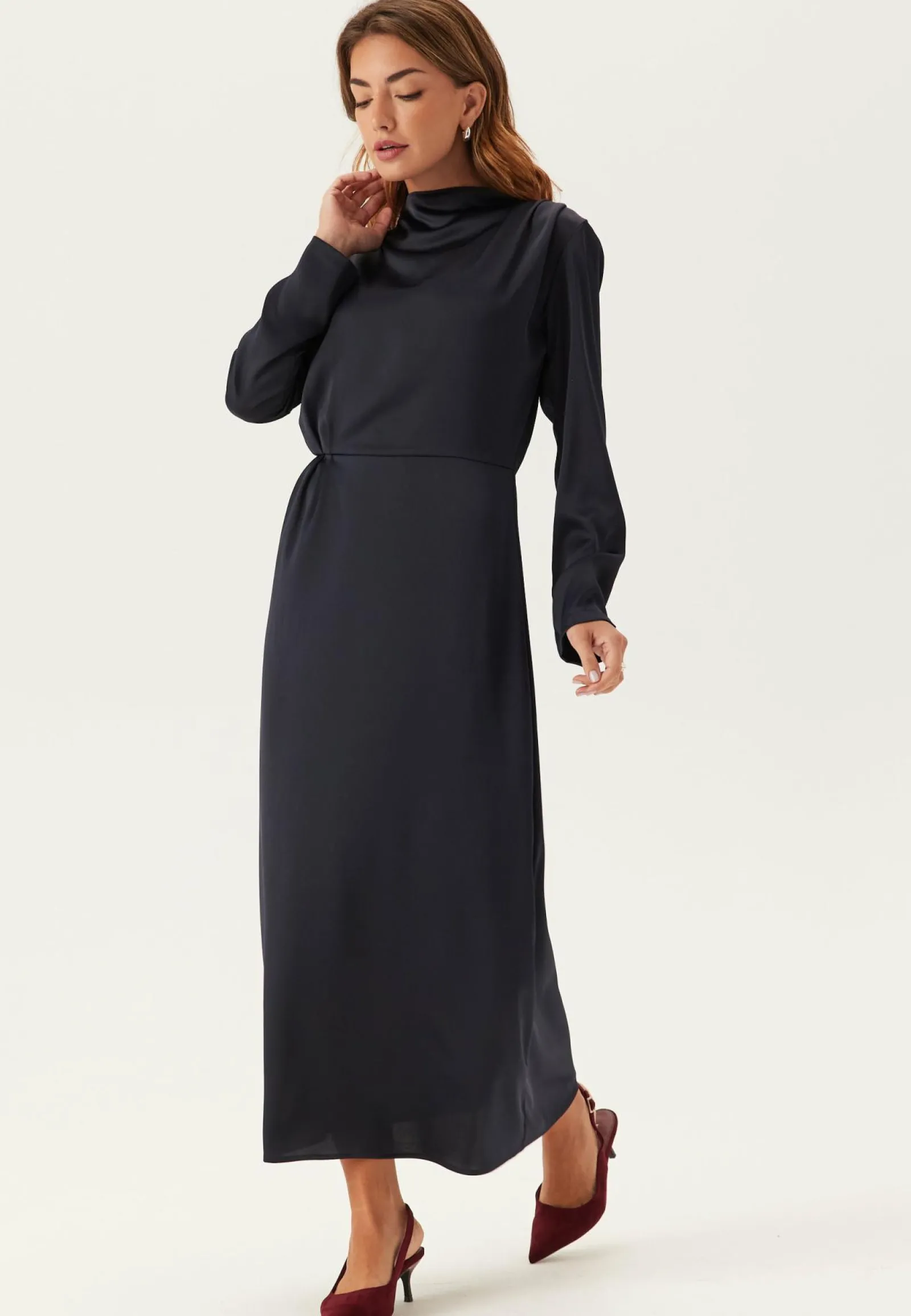 Bubbleroom Occasion Satiinimekot|Juhlam Ekot*Satin Cowl Neck Midi Dress