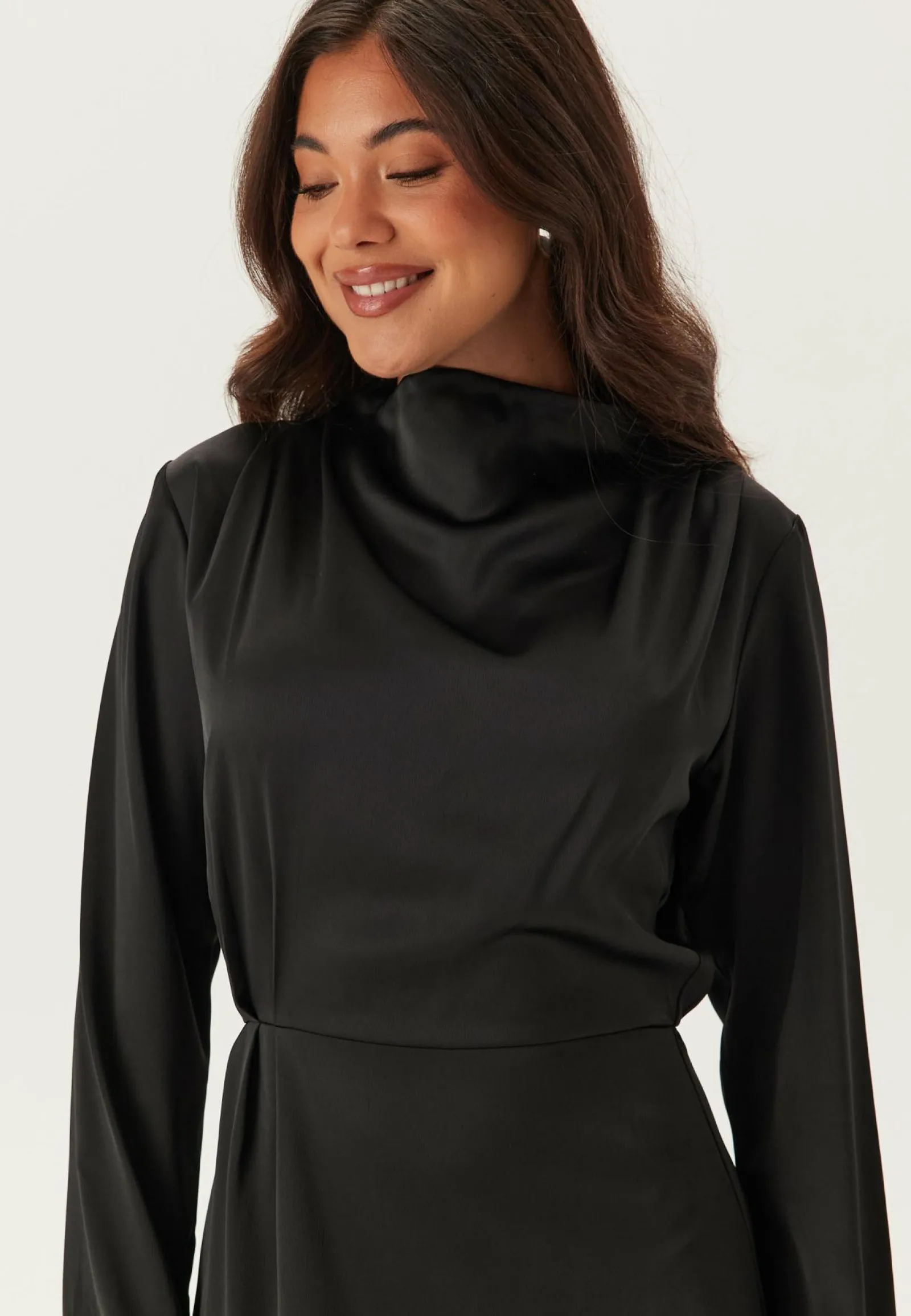 Bubbleroom Occasion Satiinimekot|Pitkähihaiset Mekot*Satin Cowl Neck Midi Dress