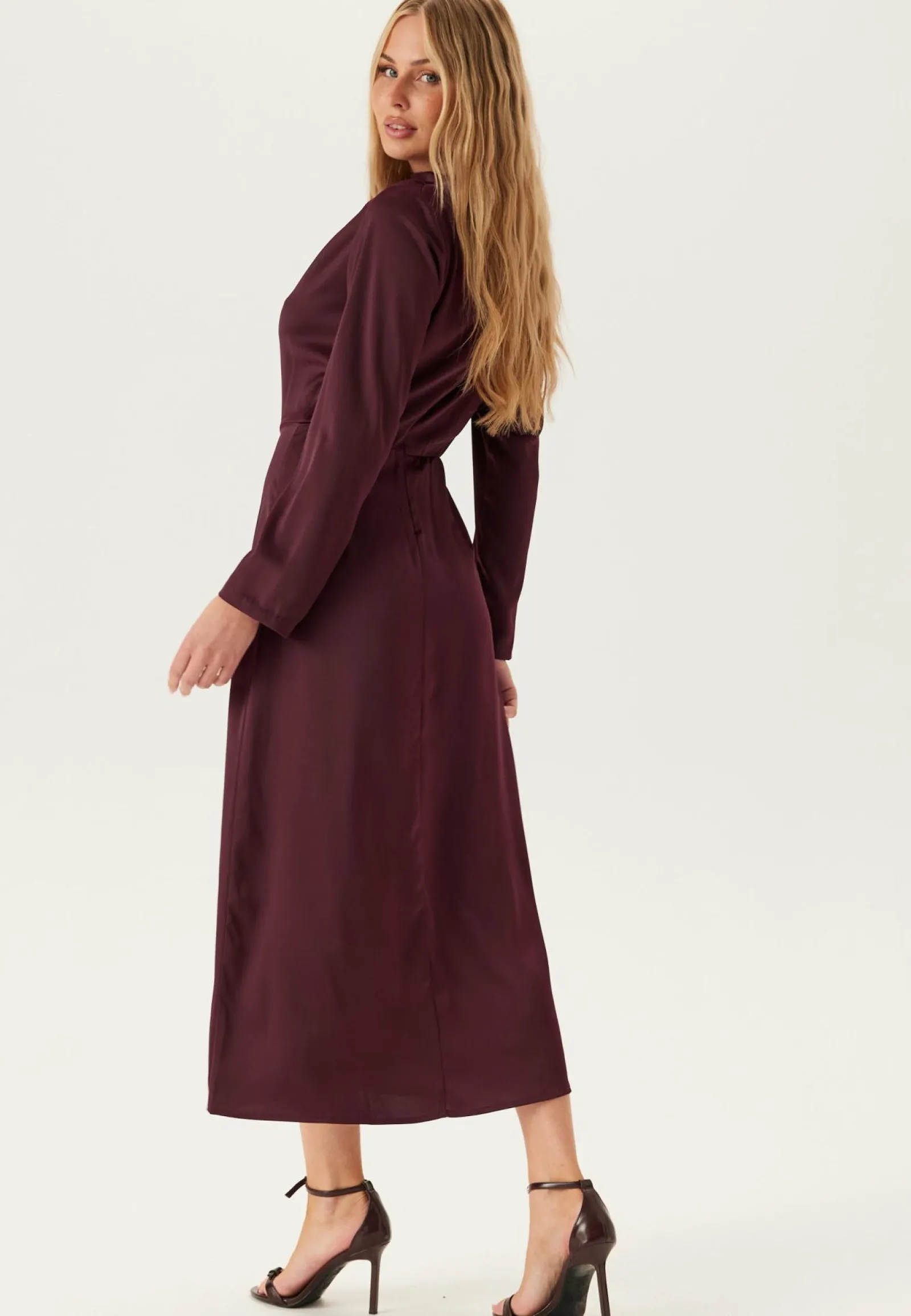 Bubbleroom Occasion Satiinimekot|Midimekot*Satin Cowl Neck Midi Dress