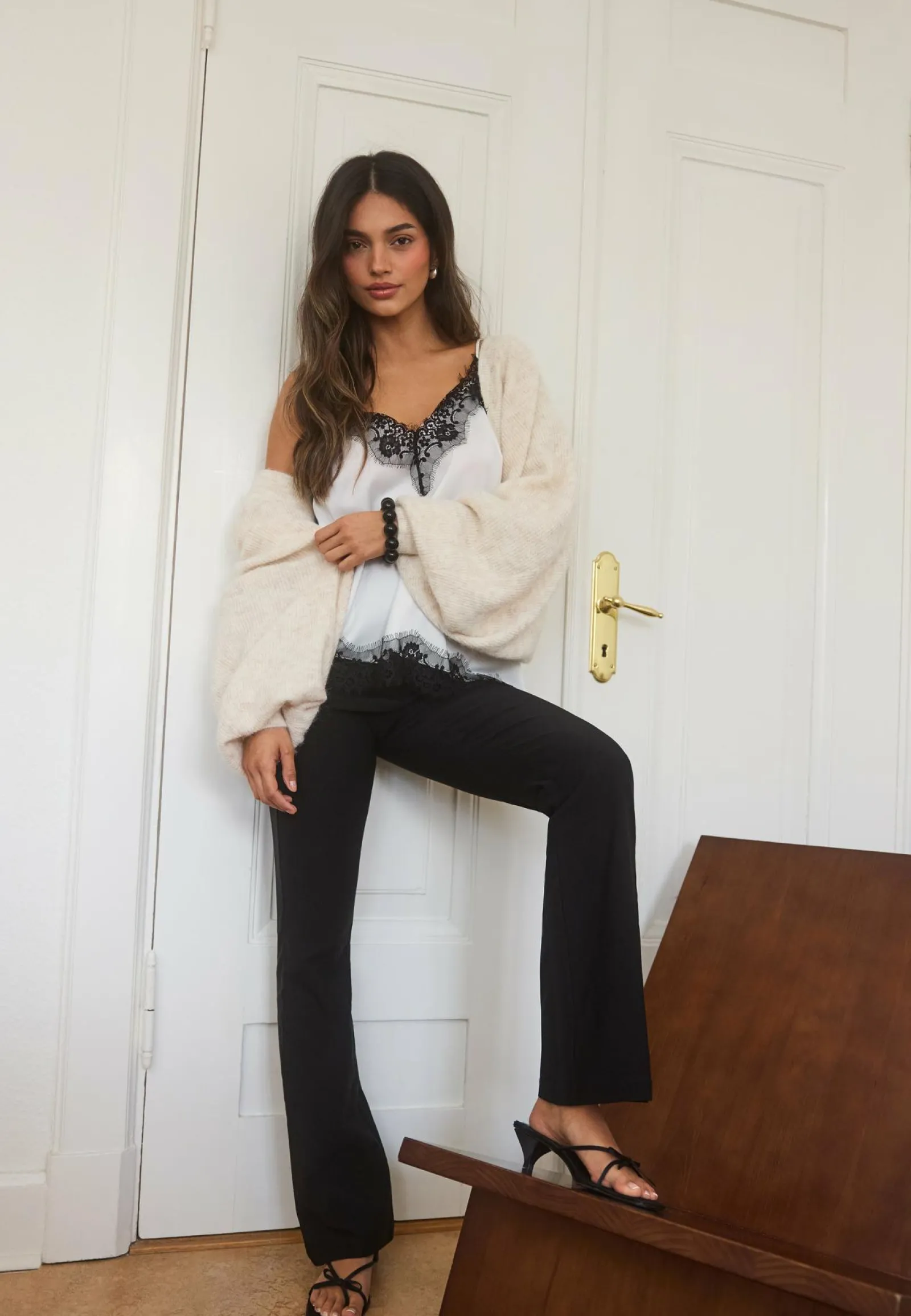 BUBBLEROOM Juhlapyserot|Hihattomat Topit*Satin Lace Singlet