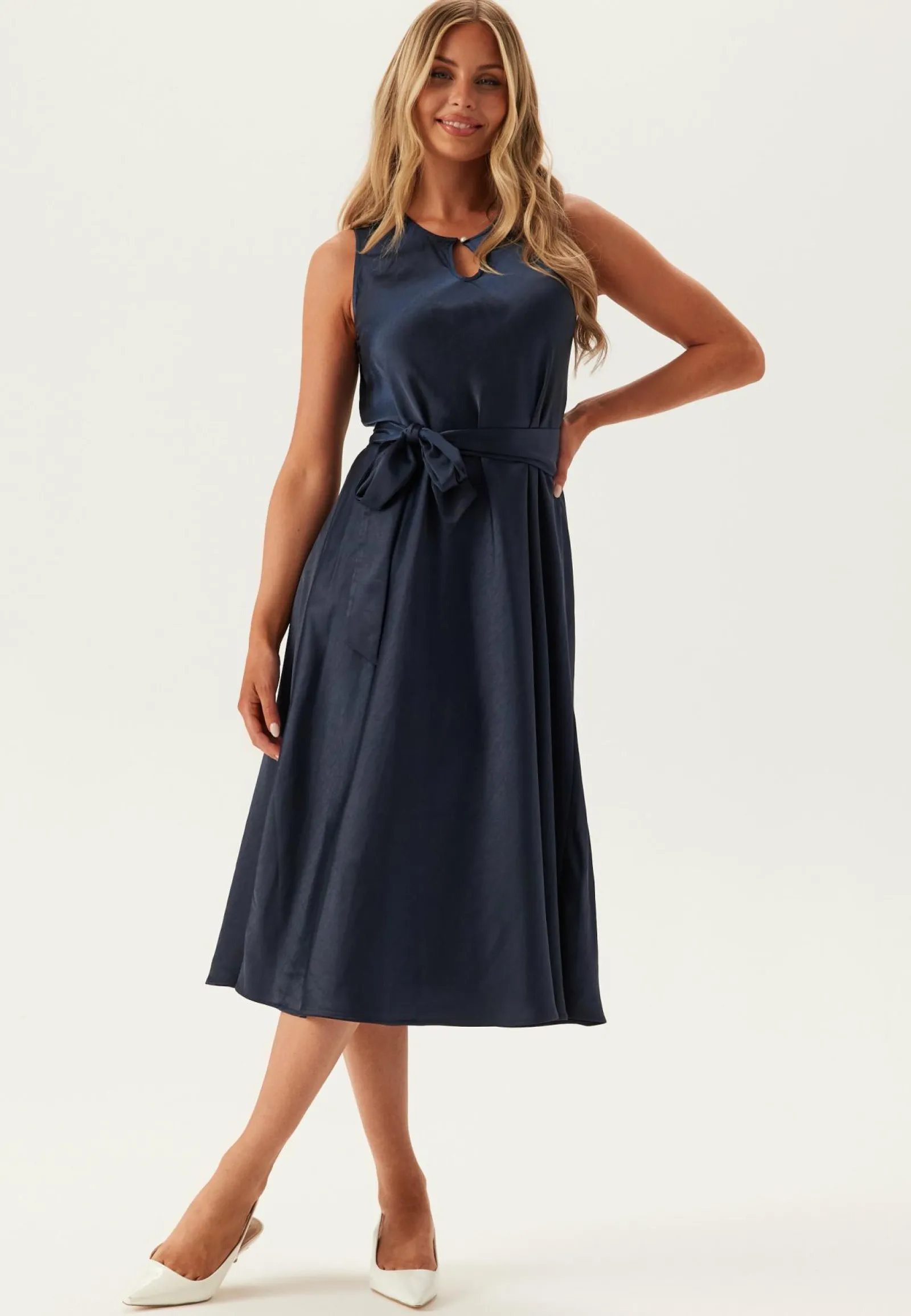 Ida Sjöstedt Juhlamekot|Midimekot*Shonda Dress