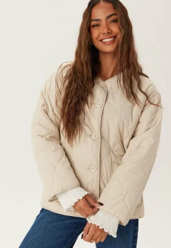 BUBBLEROOM Tikkitakit|Syystakit*Short Quilted Jacket