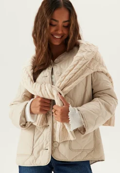 BUBBLEROOM Tikkitakit|Syystakit*Short Quilted Jacket