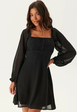 BUBBLEROOM Uudenvuoden Mekot|Smokkimekot*Square Neck L/S Georgette Dress