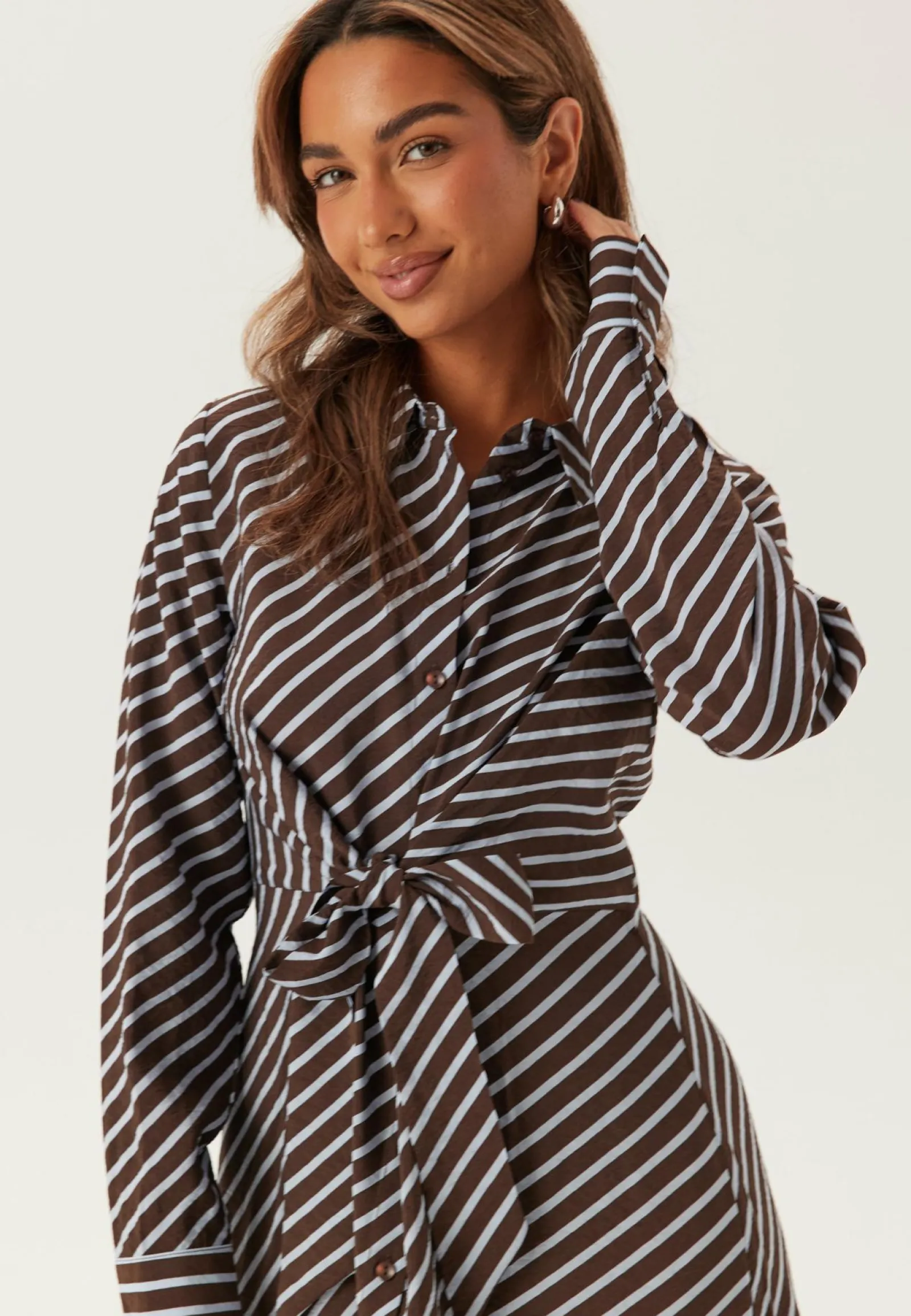 BUBBLEROOM Raidalliset Mekot|Kukkakuosiset Ja Kuviolliset Mekot*Tie Detail Shirt Dress