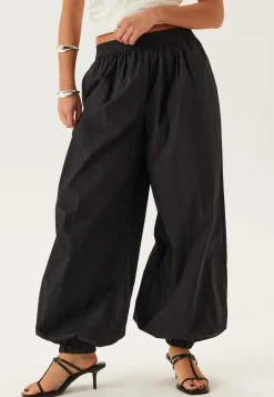 VILA Leveälahkeiset Housut|Keskivyötäröiset Housut*Viemilie Hw Parachute Pants