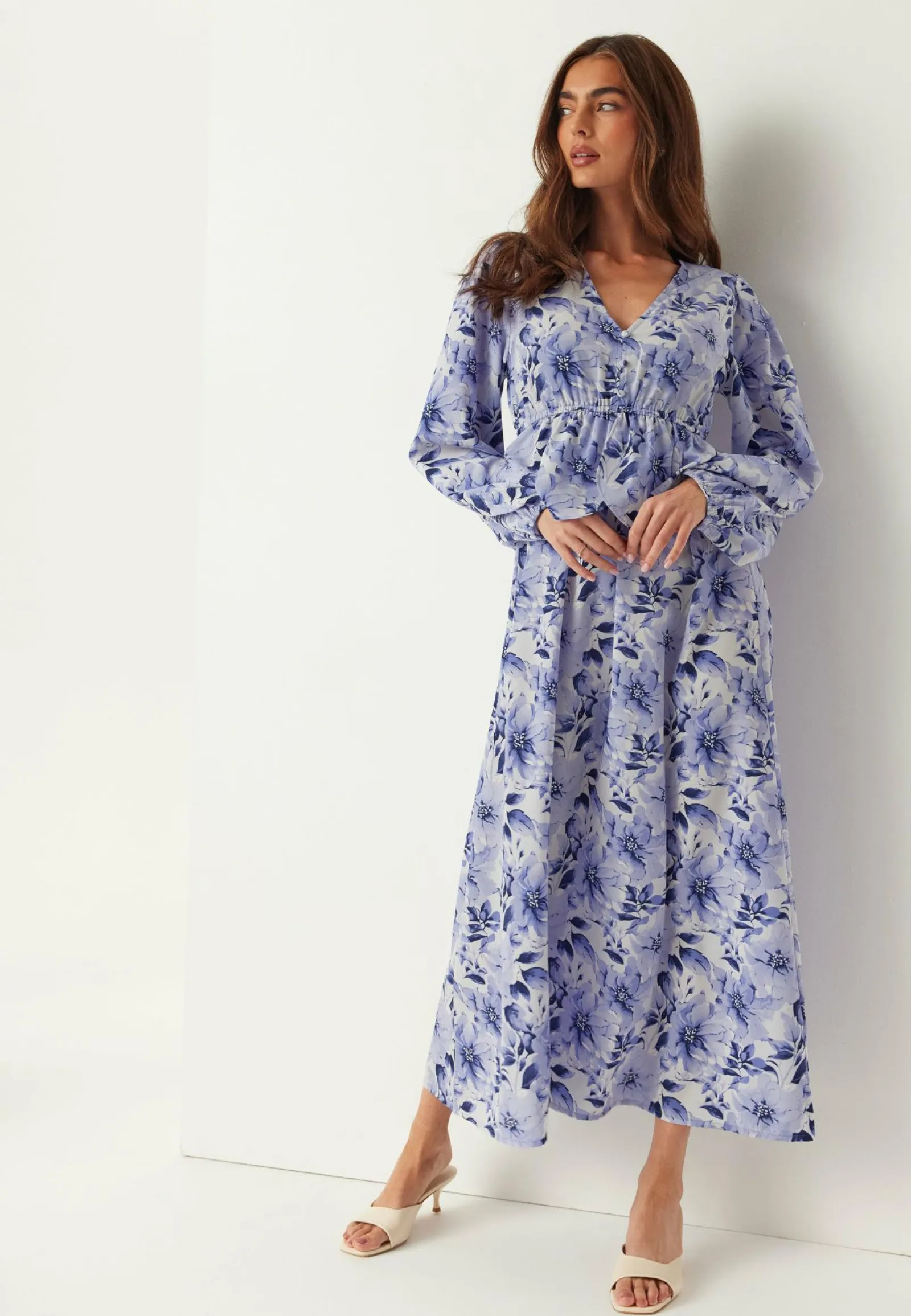BUBBLEROOM Röyhelömekot|Kukkakuosiset Ja Kuviolliset Mekot*V-neck Flounce Maxi Dress